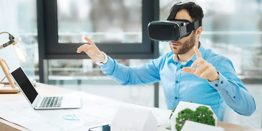 VR Headsets Create Virtual Offices